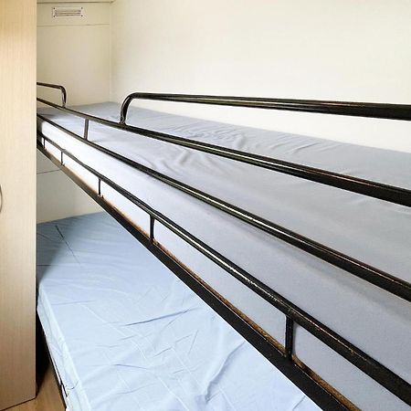 Gorgeous Home In Tzummarum With Wifi Extérieur photo